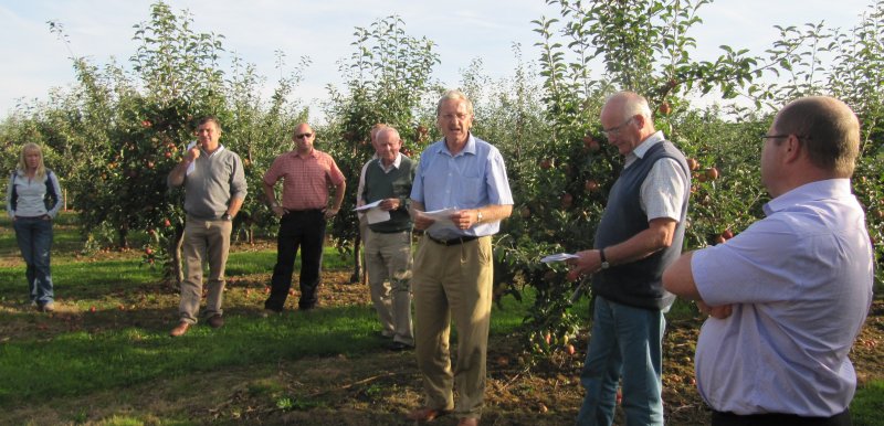 Mike Barnet, Technical Consultant to Newmafruit addresses visitors